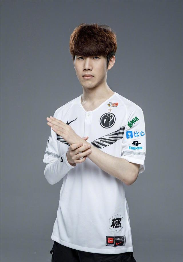 牌类高手为何更克制（为什么牌坛高手更懂得自制）